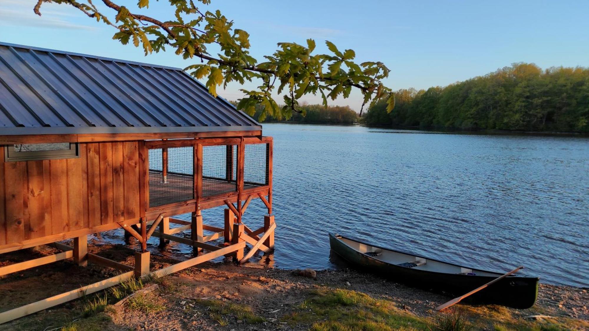 Lacustra Cabanes Accessibles En Canoe Et Chalets Tout Confort Flayat Exterior foto